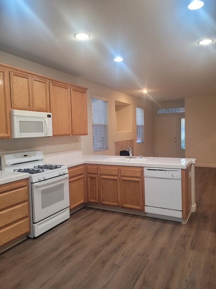 5319 Dunlay Dr - Photo 7 of 23