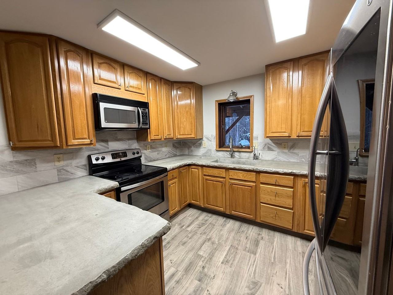 1502 Golden View Dr - Photo 2 of 20