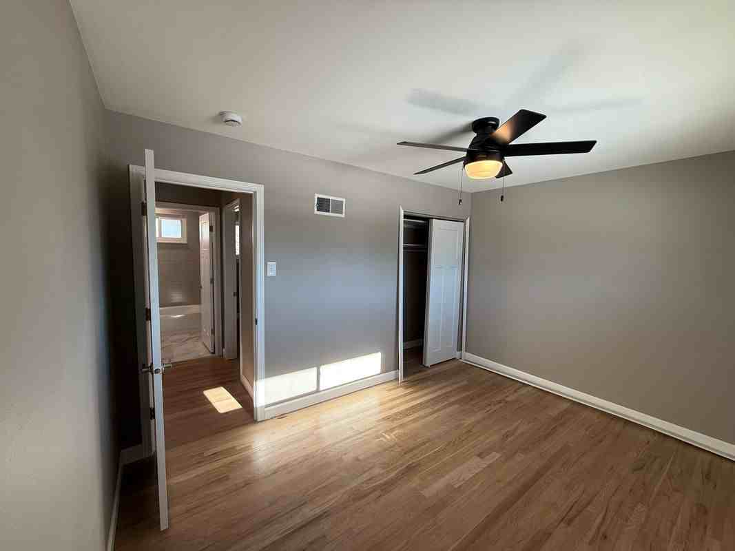 10607 Thayer Court - Photo 5 of 8