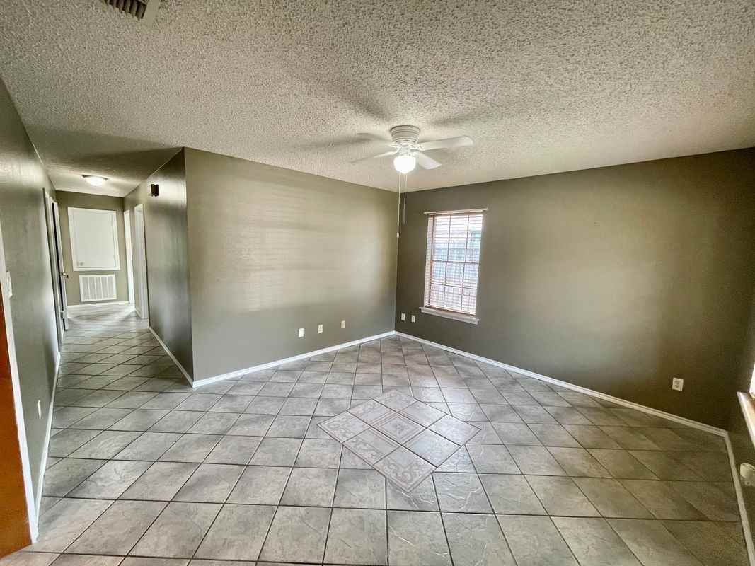 3110 North 41st Lane - Photo 3 of 11