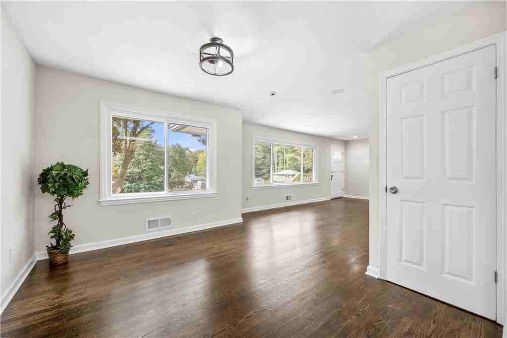 147 Hermer Circle Northwest - Photo 2 of 26