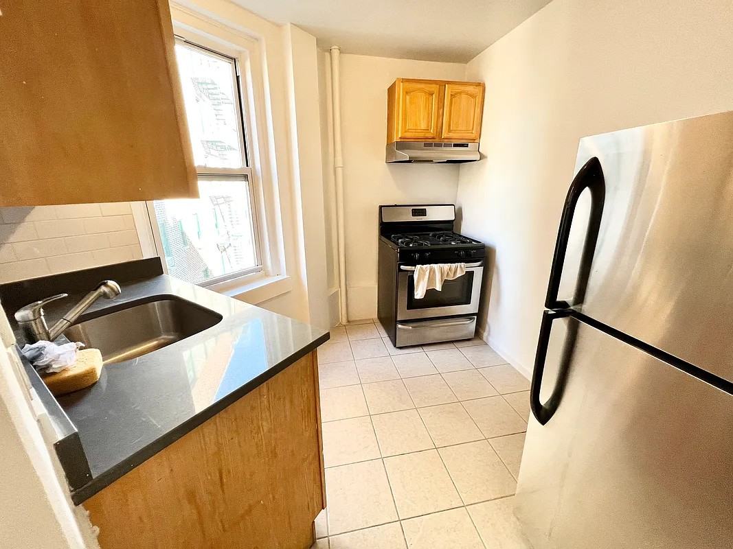 34-19 90th Street #E42 - Photo 4 of 5