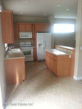 17465 SE Reserve Loop - Photo 2 of 7