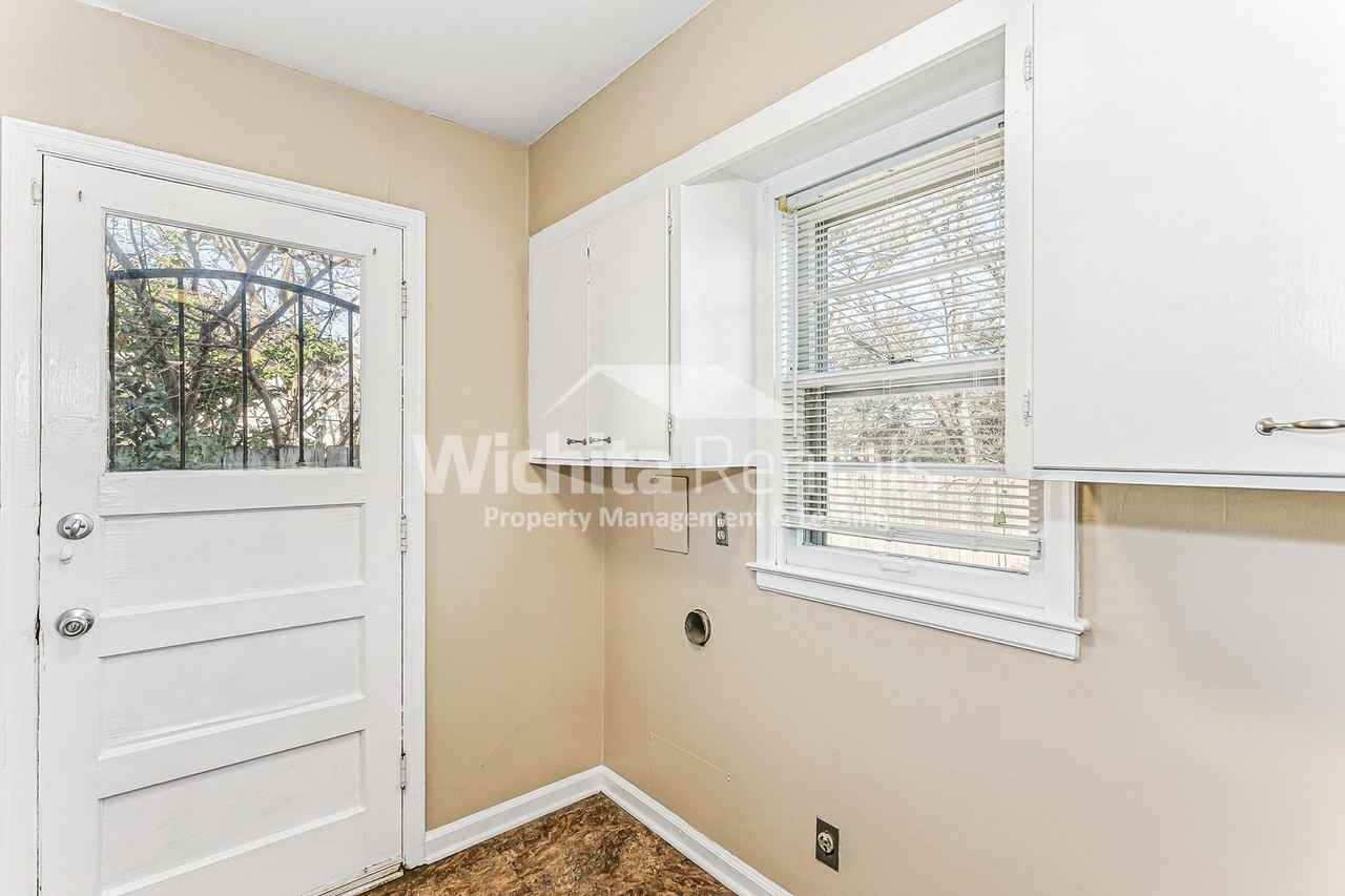 820 S Royal Rd - Photo 7 of 14