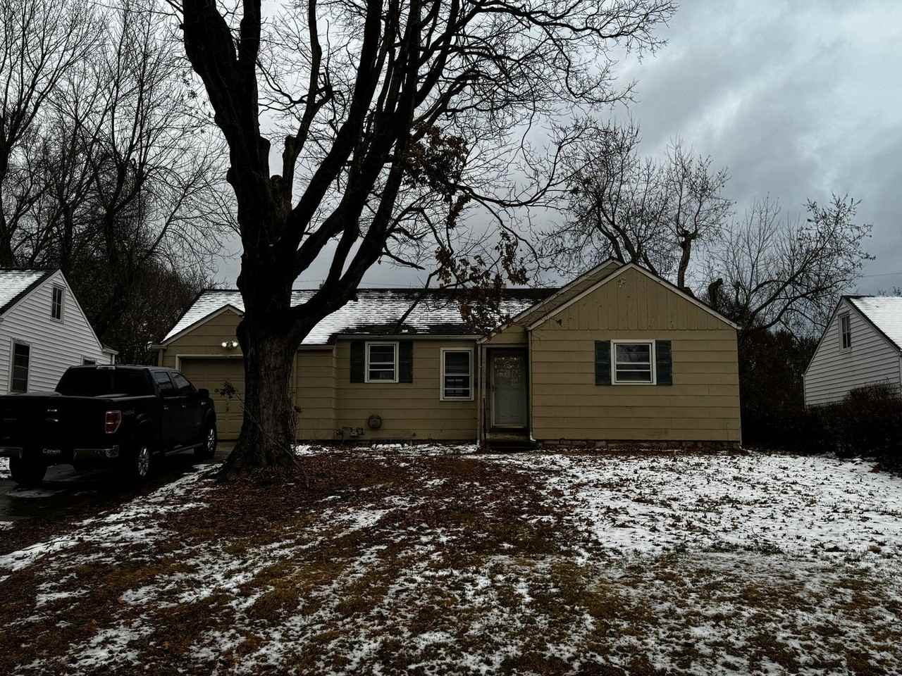 3401 South Arlington Avenue - Photo 2 of 19