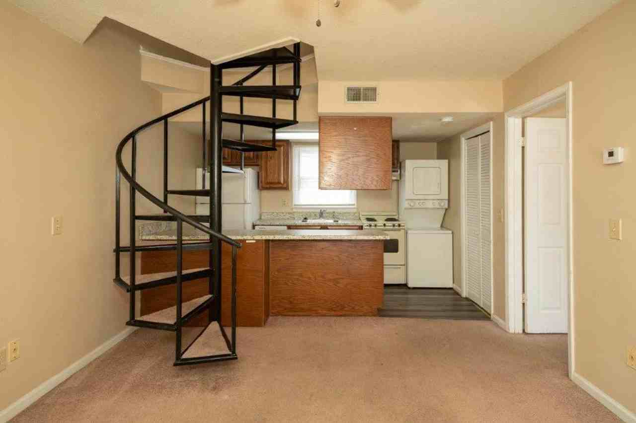 Auburn Avenue - Photo 2 of 19