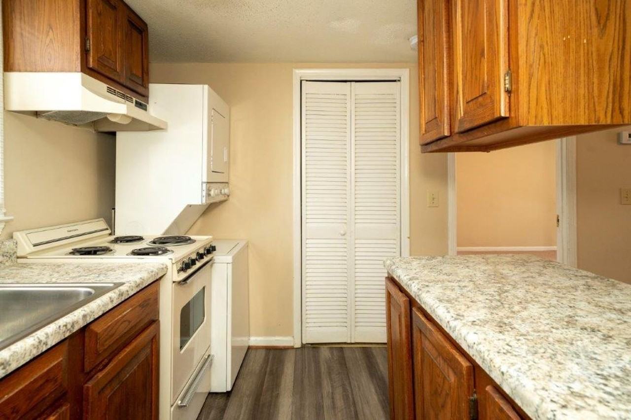 Auburn Avenue - Photo 4 of 19