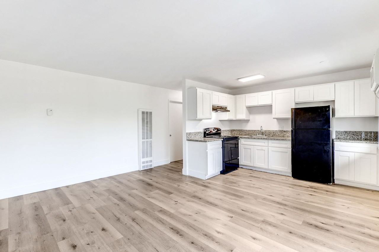 Cypress Village Apartments - Photo 5 of 20