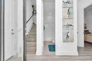 featured image of Laverne Laurel Ln