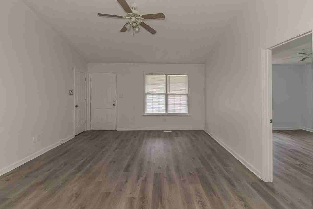 1221 Franklin St - Photo 3 of 18