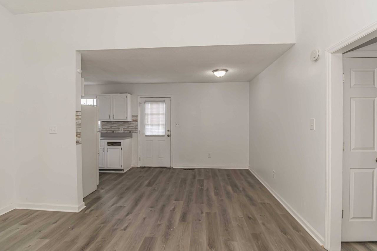 1221 Franklin St - Photo 7 of 18