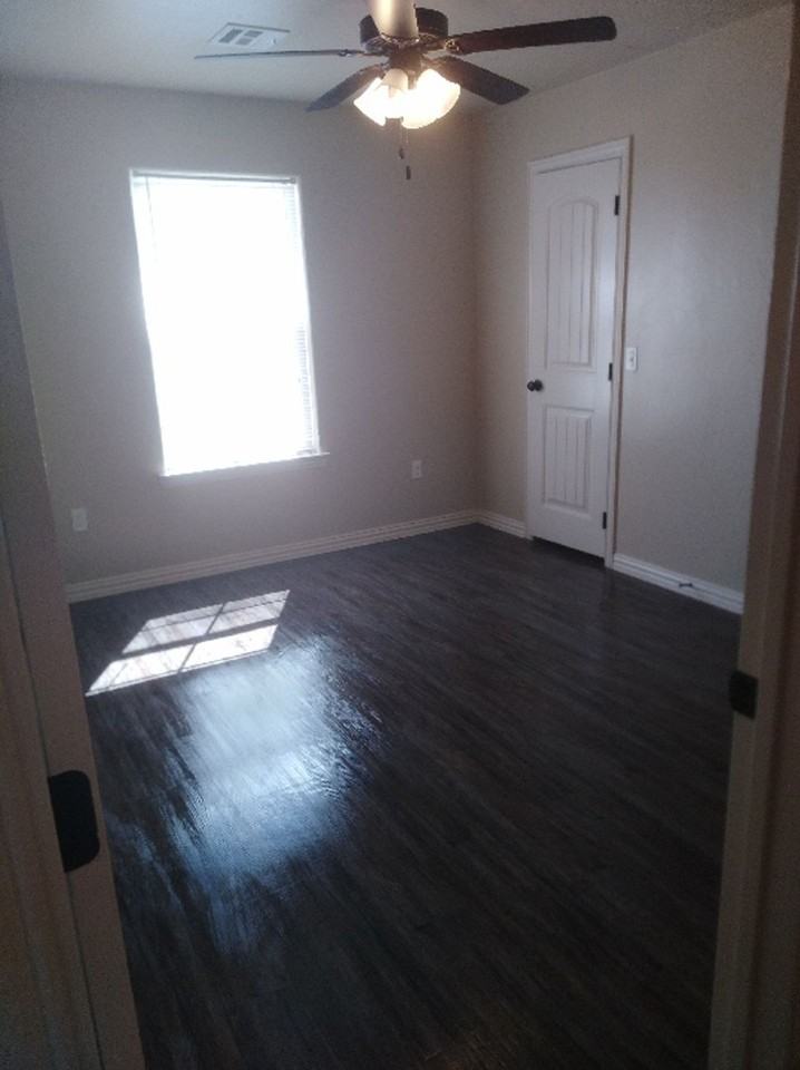 Kingston Duplexes - Photo 3 of 8