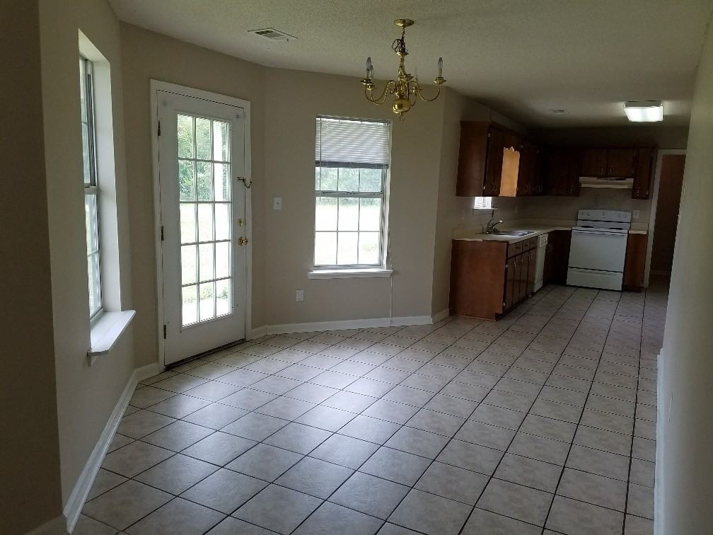 707 Macey Street - Photo 3 of 8