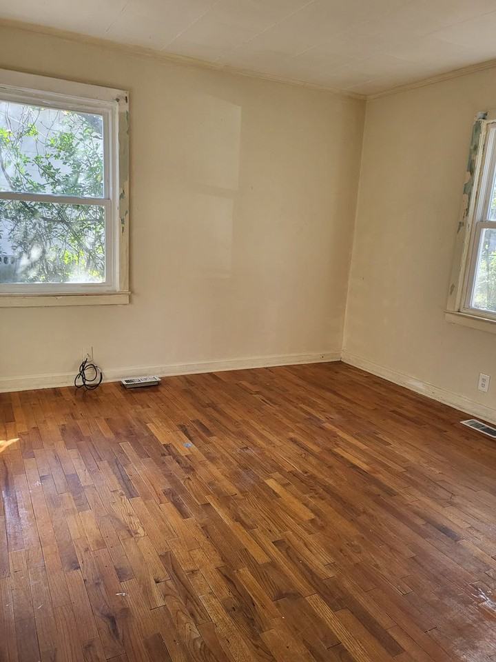 1106 Barton Drive - Photo 2 of 7