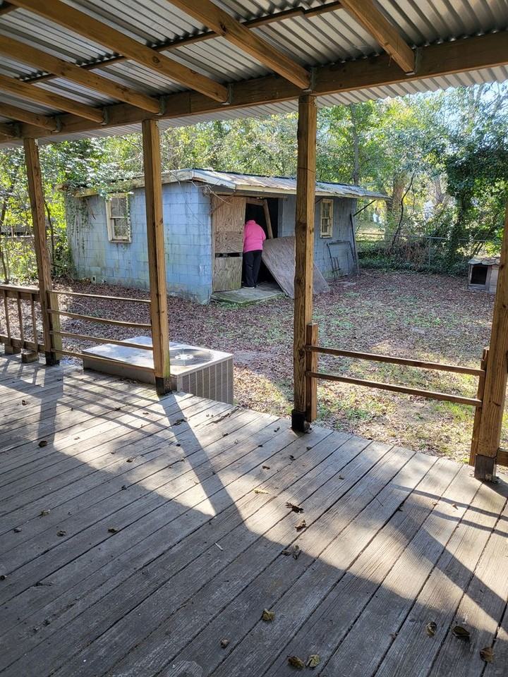 1106 Barton Drive - Photo 6 of 7