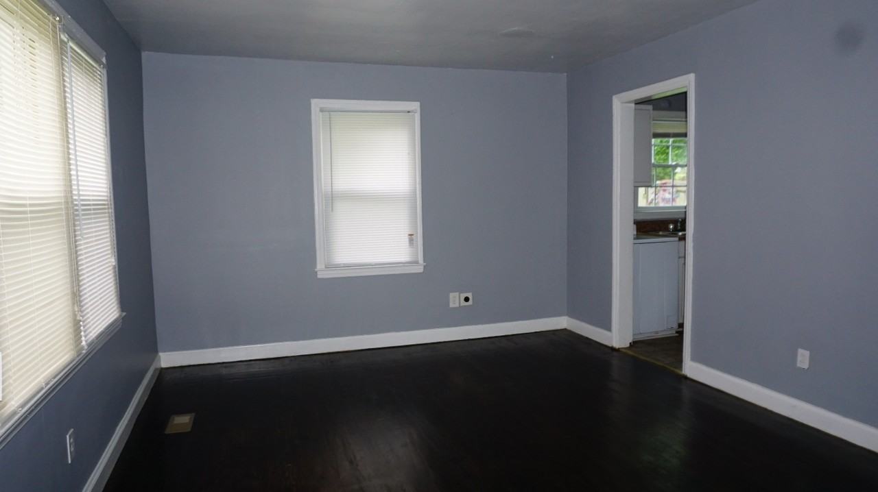 2064 Seneca Dr - Photo 2 of 20