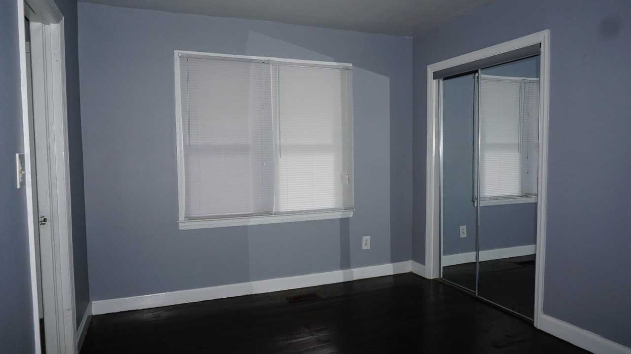 2064 Seneca Dr - Photo 5 of 20
