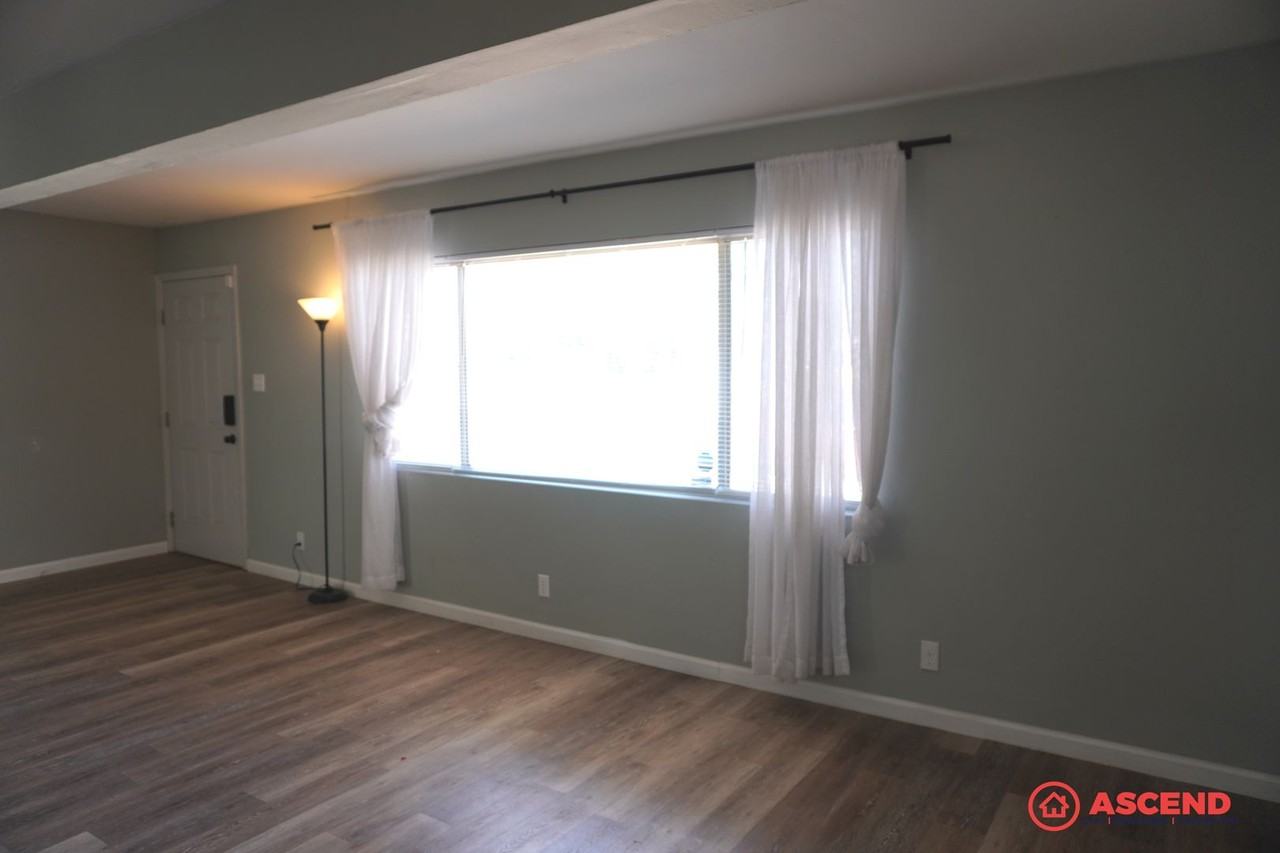117 East Belle Avenue - Photo 2 of 24
