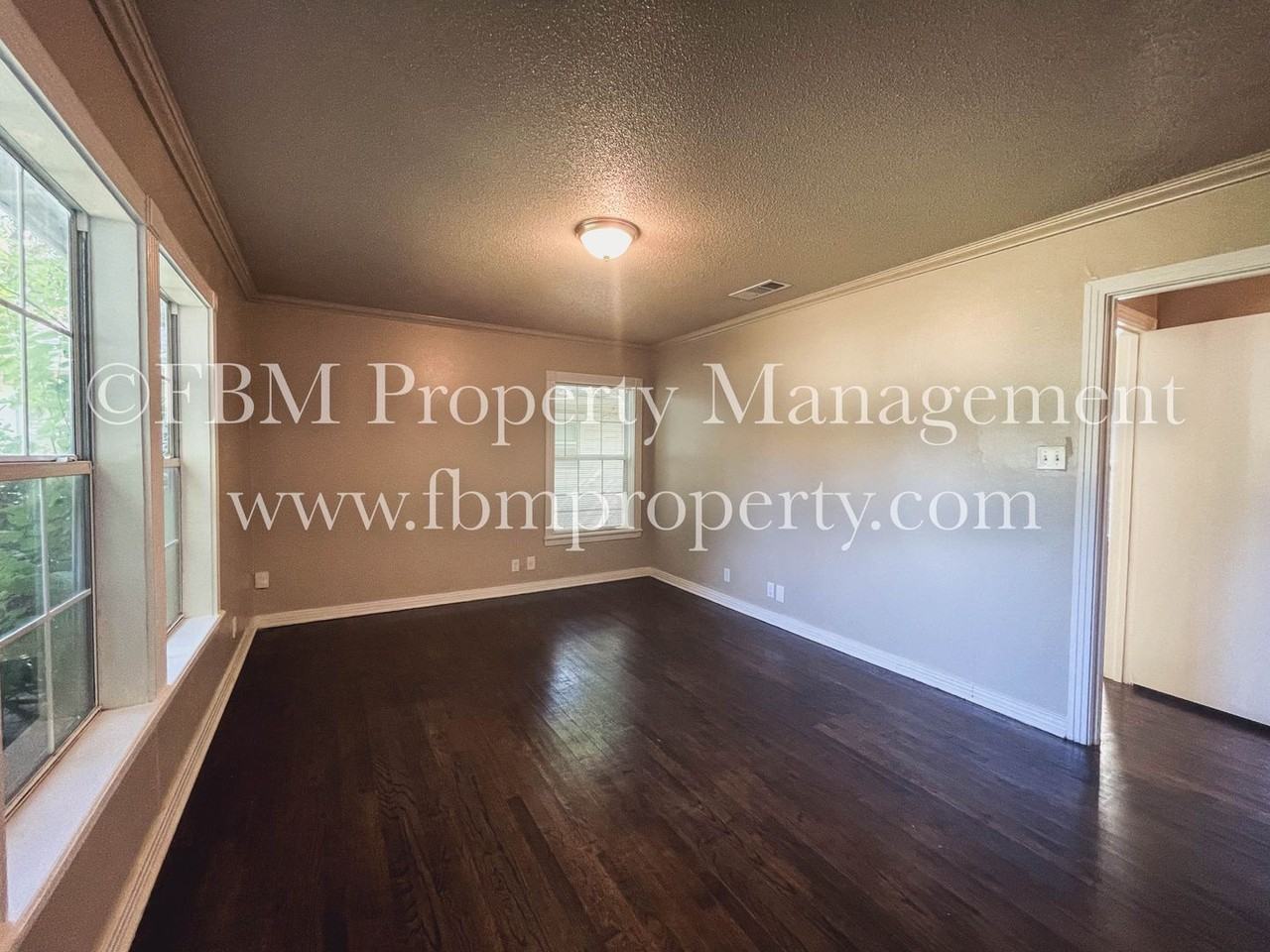 802 Dunn St - Photo 3 of 15