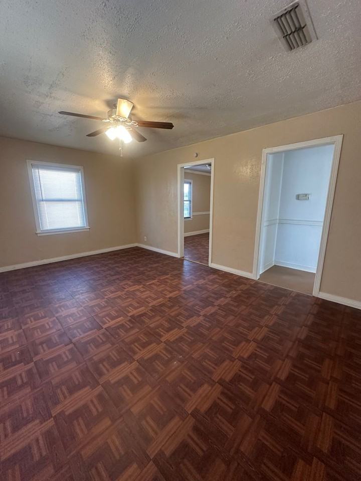 1907 South Seminole Street - Photo 2 of 9