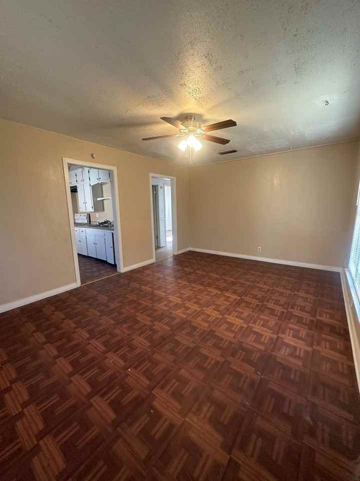 1907 South Seminole Street - Photo 3 of 9