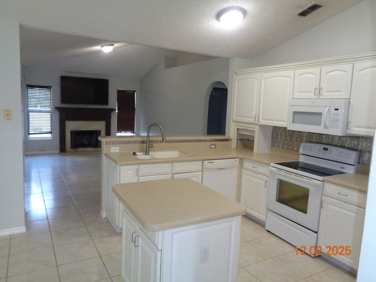 2610 Groveland Ave - Photo 7 of 29