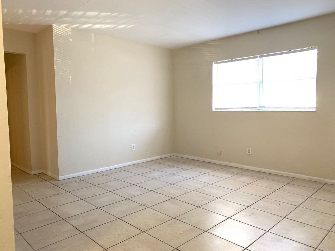 1804 E Sitka St - Photo 7 of 14