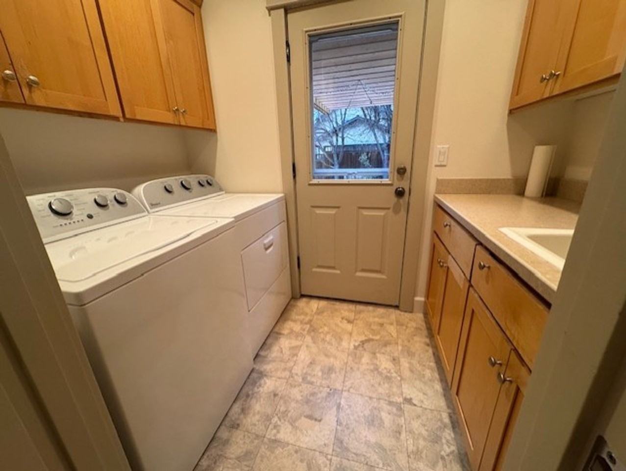 2407 Nw 2nd St - Photo 6 of 15