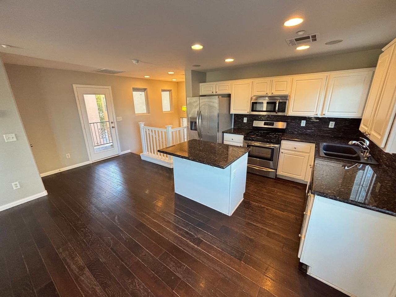 6481 Abbotsford House Ct - Photo 3 of 37