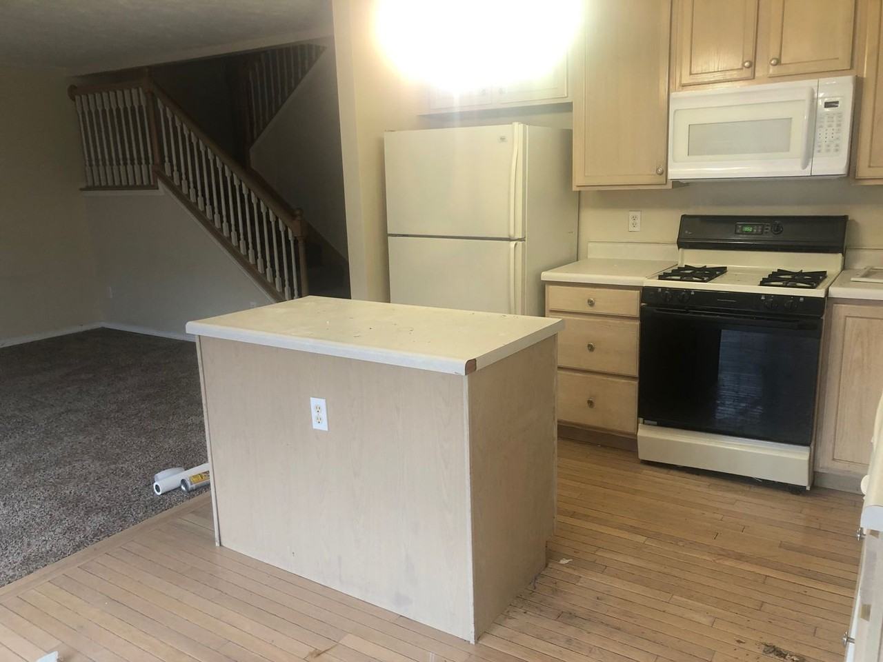 1229 Beacon Hill Ct - Photo 7 of 16