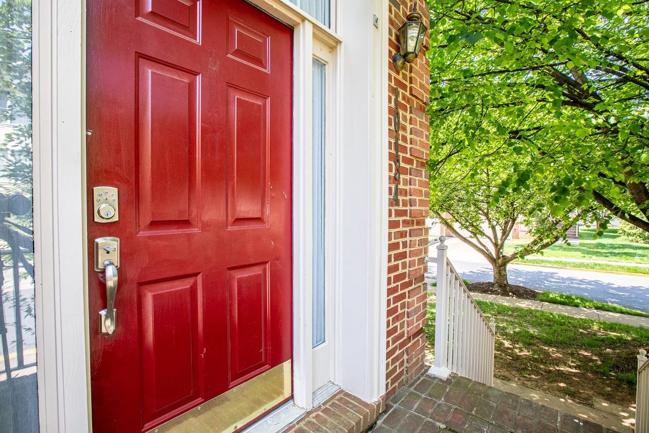 10134 Sterling Terrace - Photo 2 of 47