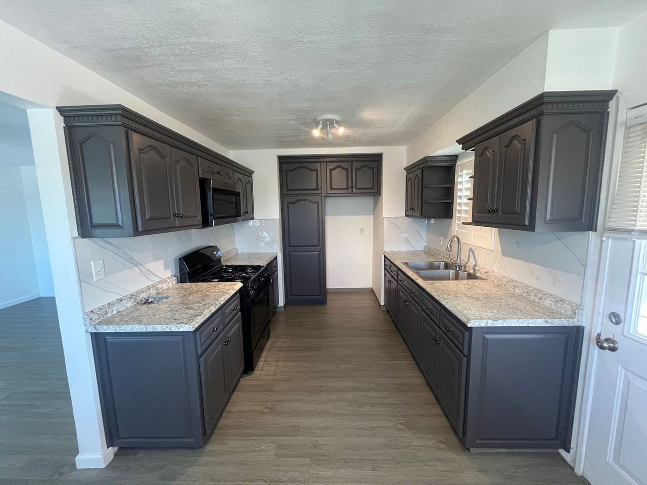 1441 Mary Lou St - Photo 3 of 17