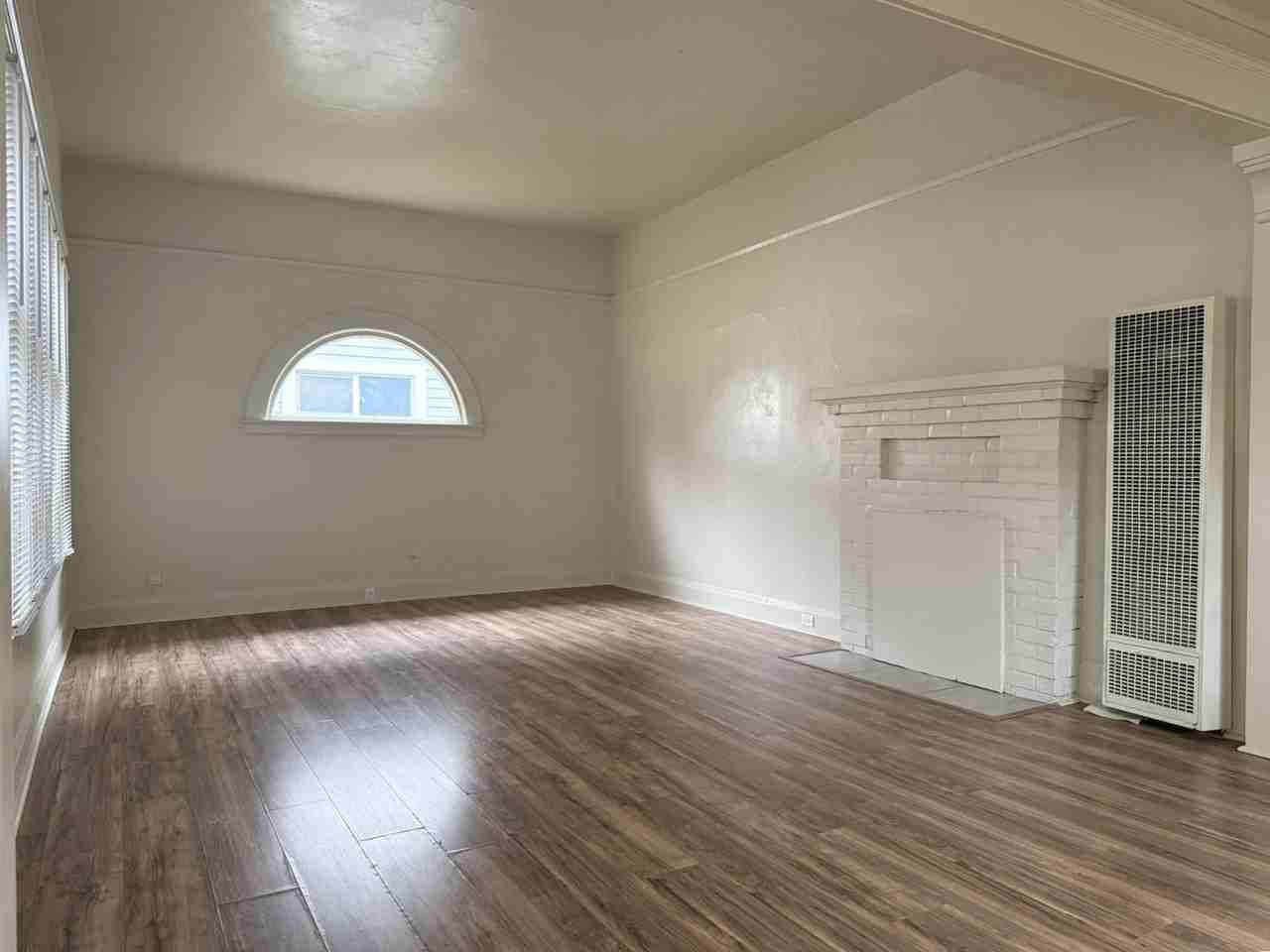 2037 O Street - Photo 4 of 22