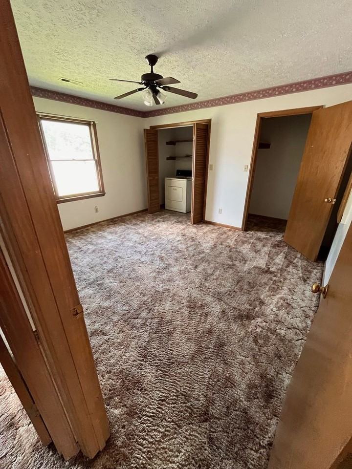 Airside Apartments - Photo 5 of 13