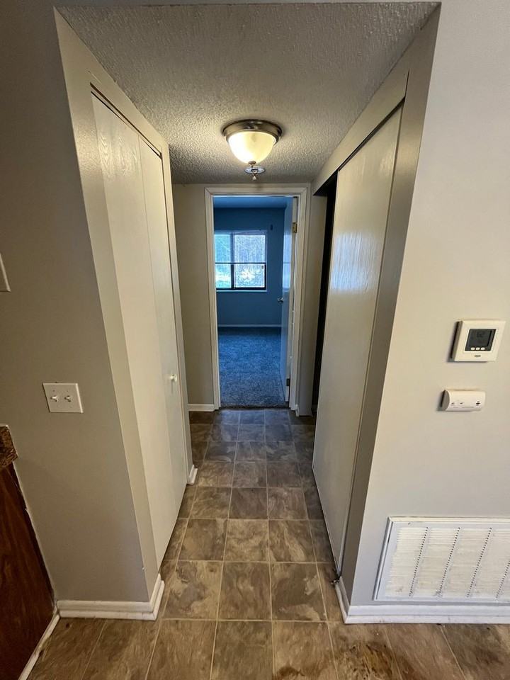 223 S Ivy Ln - Photo 6 of 10