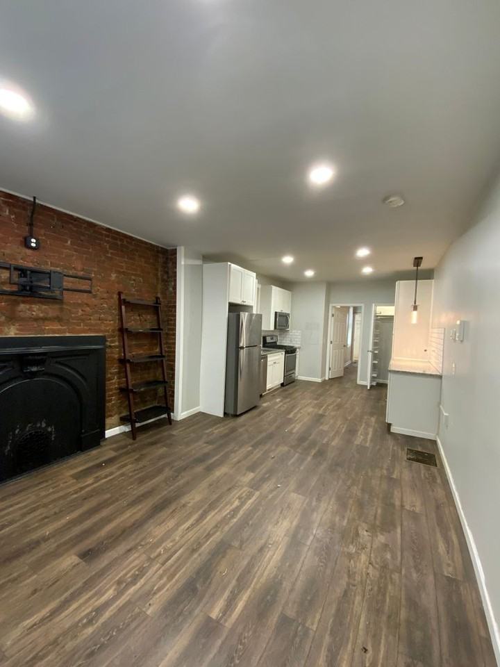 236 East Ross Street - Photo 2 of 6