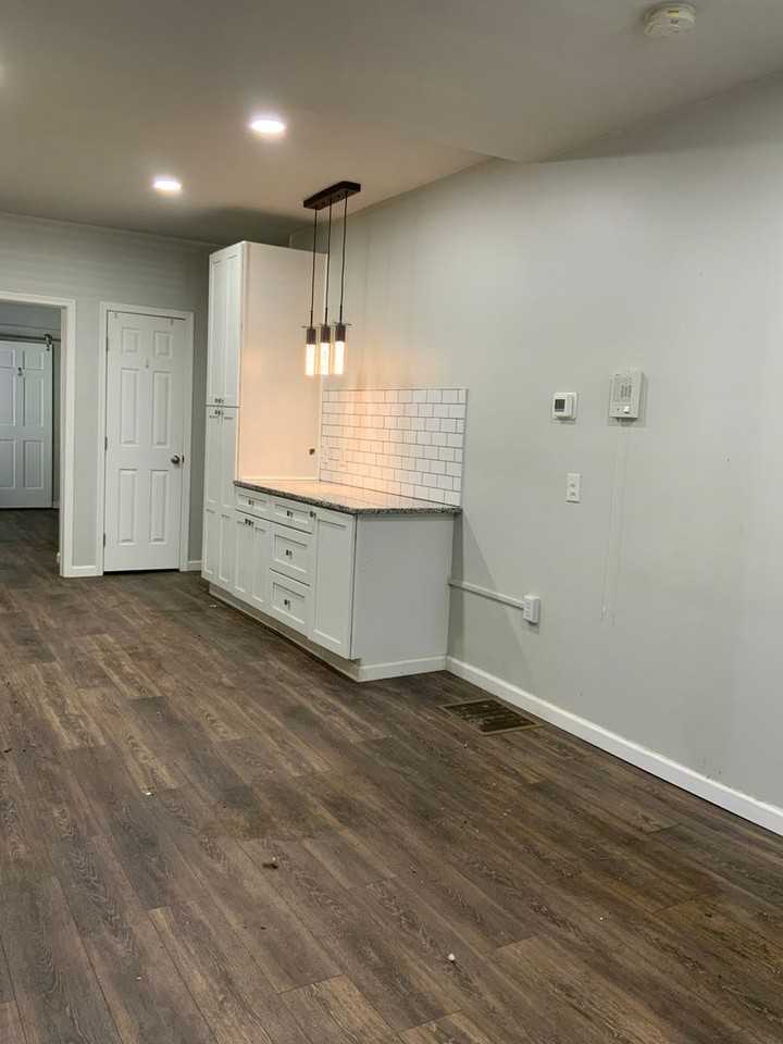 236 East Ross Street - Photo 3 of 6