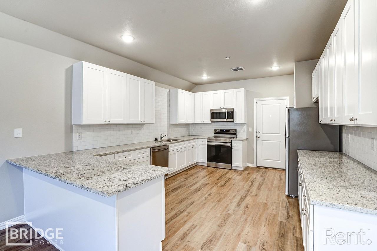 1252 Sunnyvale Ln - Photo 3 of 28