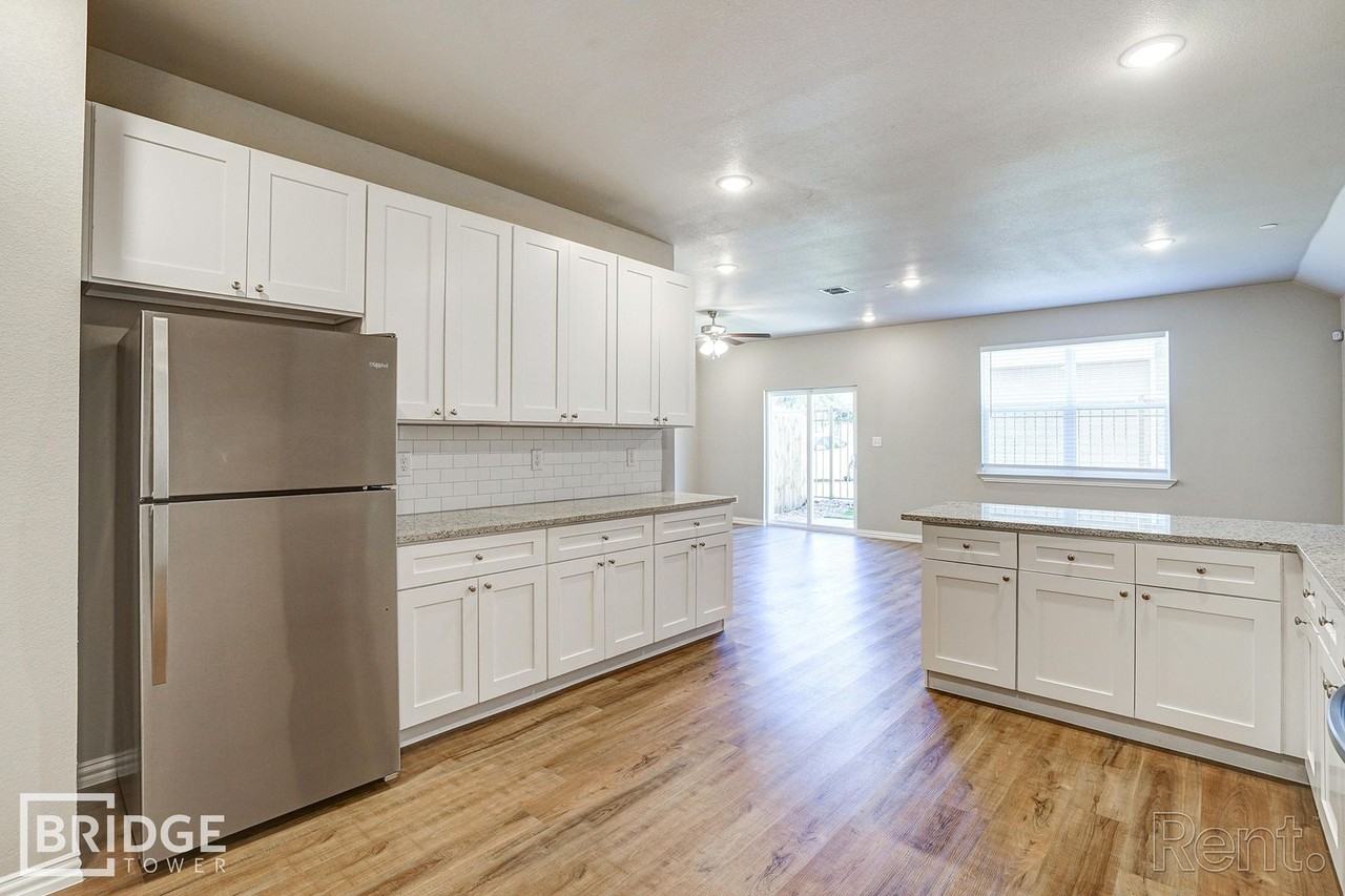 1252 Sunnyvale Ln - Photo 5 of 28