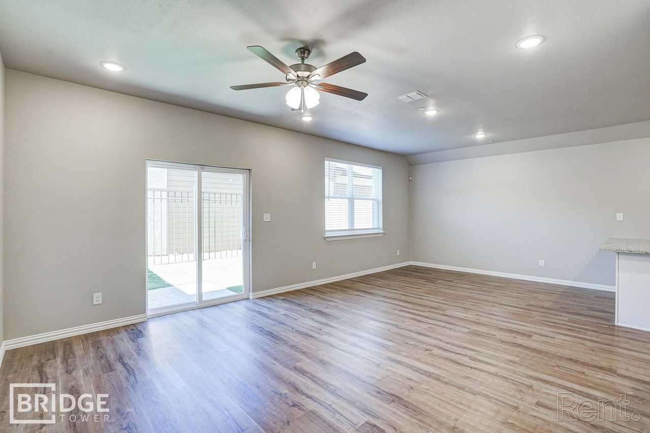 1252 Sunnyvale Ln - Photo 7 of 28