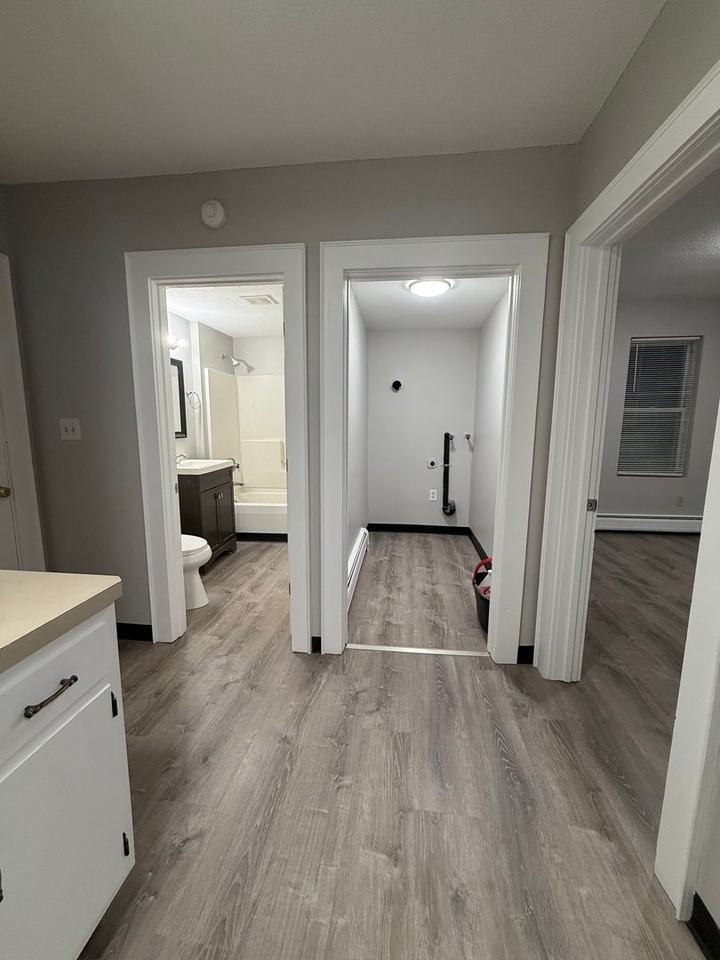 579 Burritt Street - Photo 5 of 14