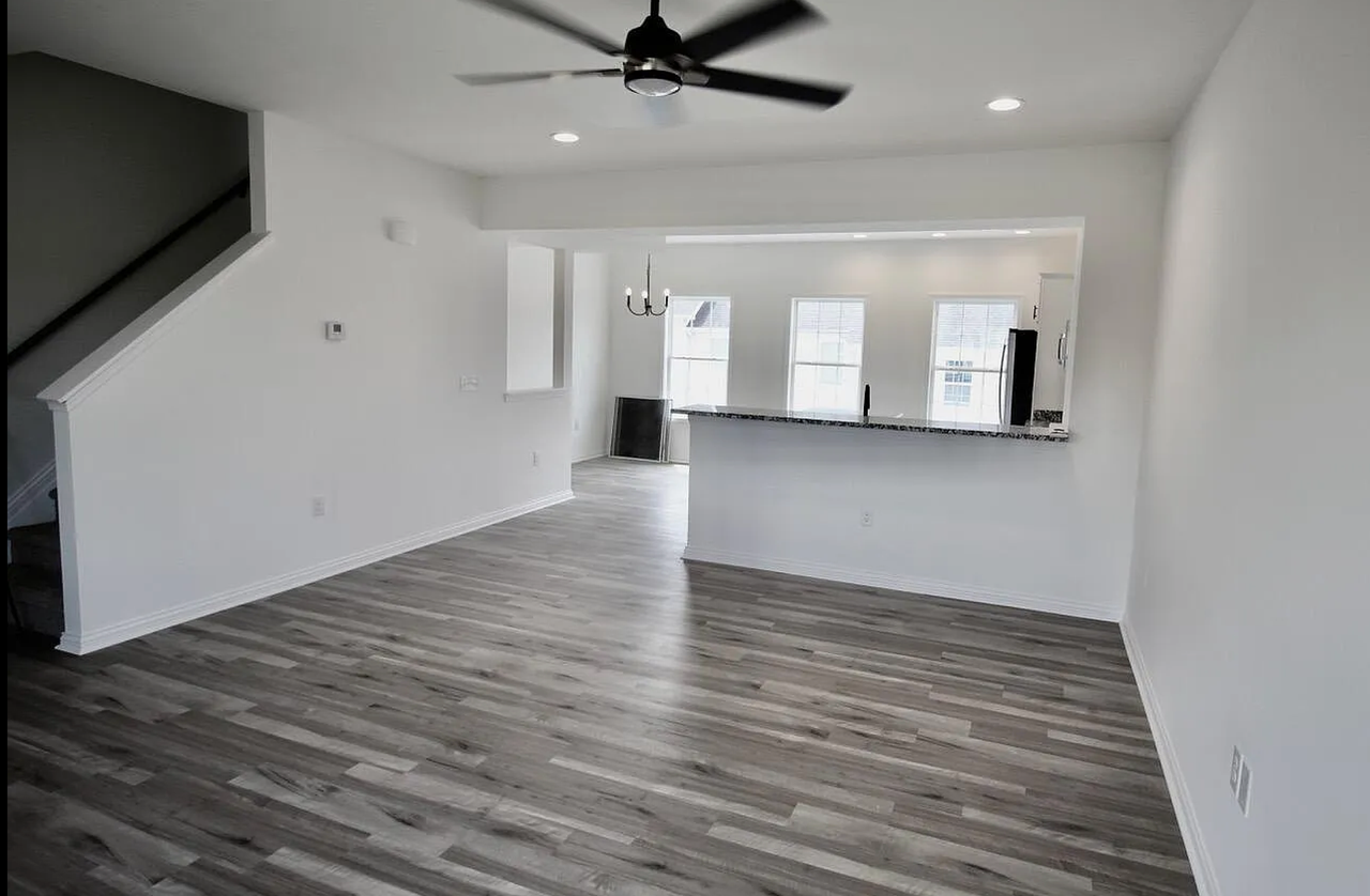 1145 Appian Crossing Way #605 - Photo 3 of 13