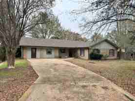 405 Cypress Circle - Photo 1 of 1