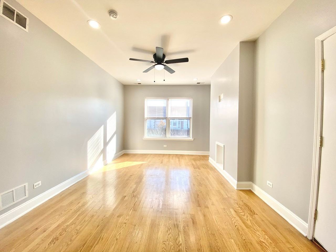 4500 Sheridan - Photo 6 of 20