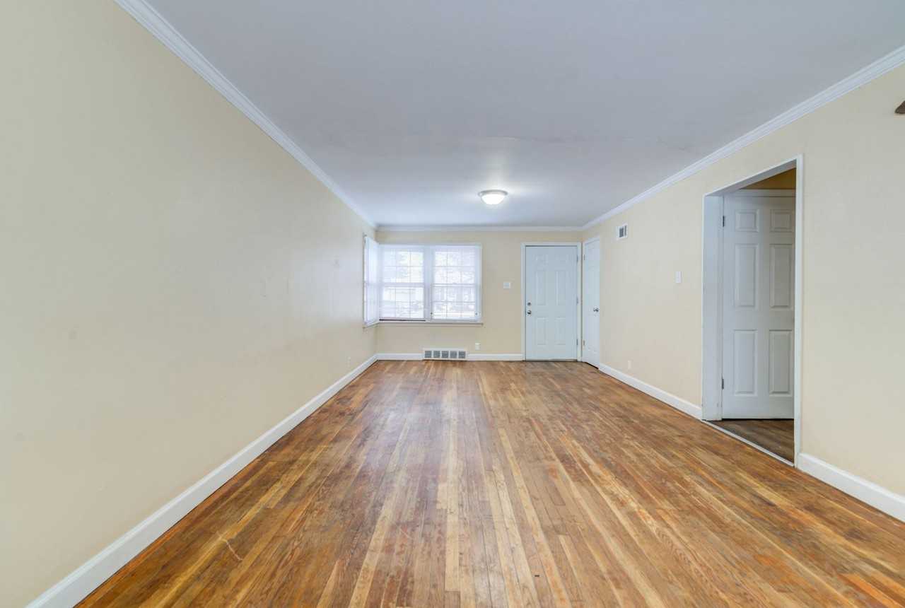 1426 Akron Dr - Photo 7 of 31