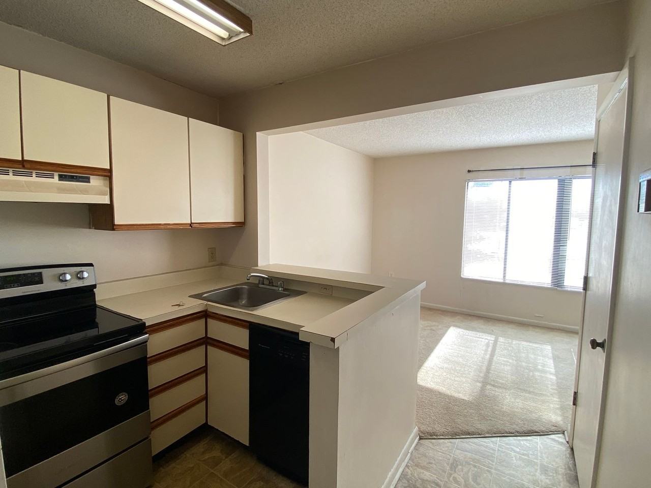 1600 Park Circle #607 - Photo 7 of 16