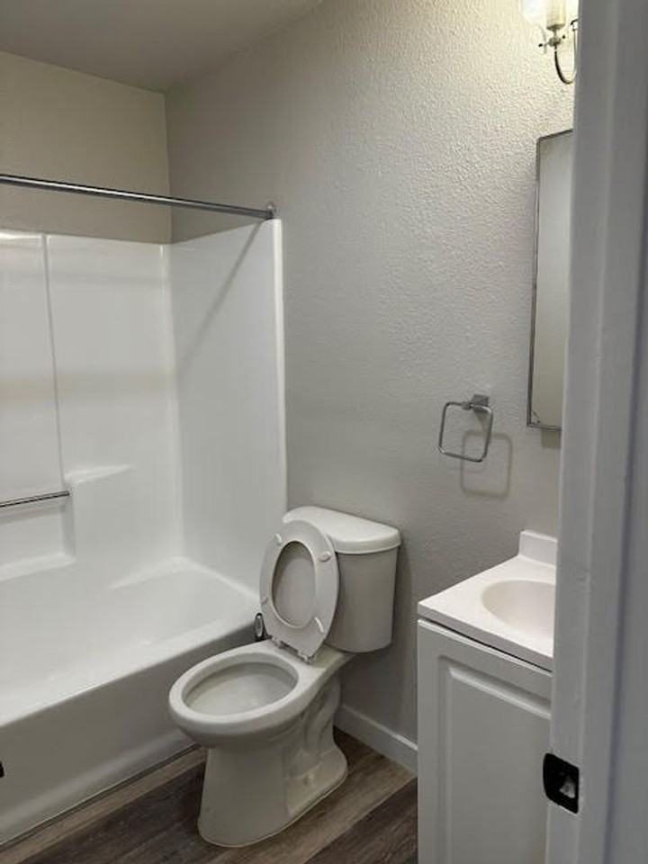 509 E Central Ave - Photo 2 of 8