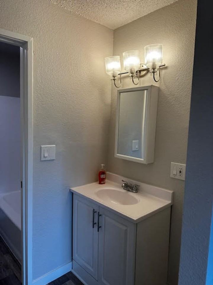 509 E Central Ave - Photo 3 of 8