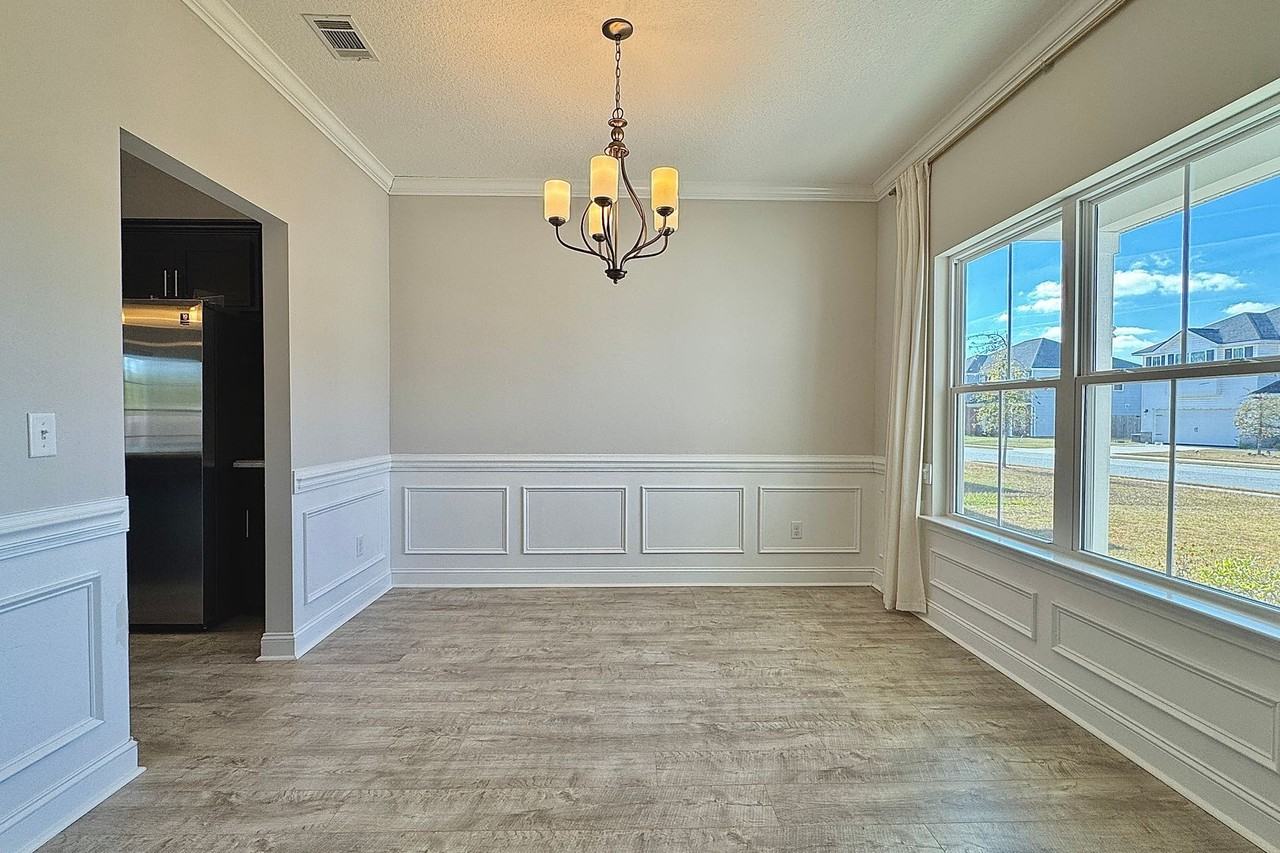 190 Thorp Cir - Photo 3 of 41