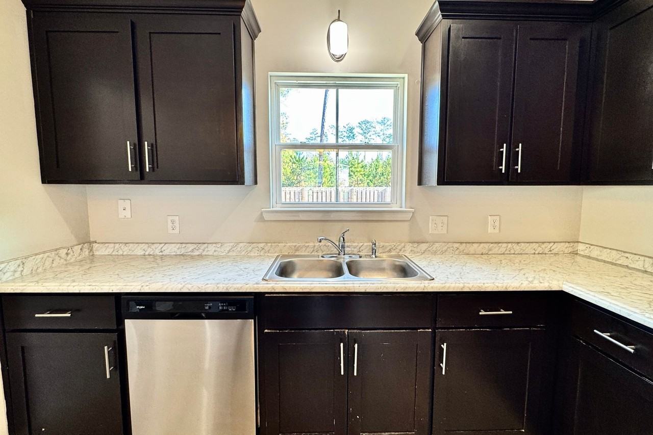 190 Thorp Cir - Photo 7 of 41